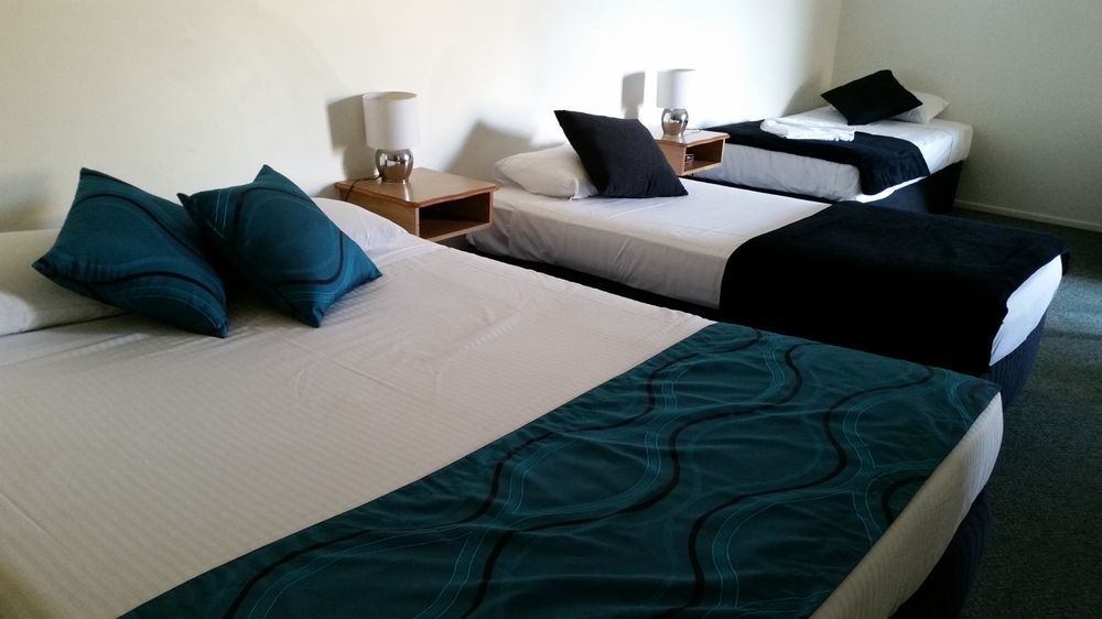 Motel In נמבור מראה חיצוני תמונה