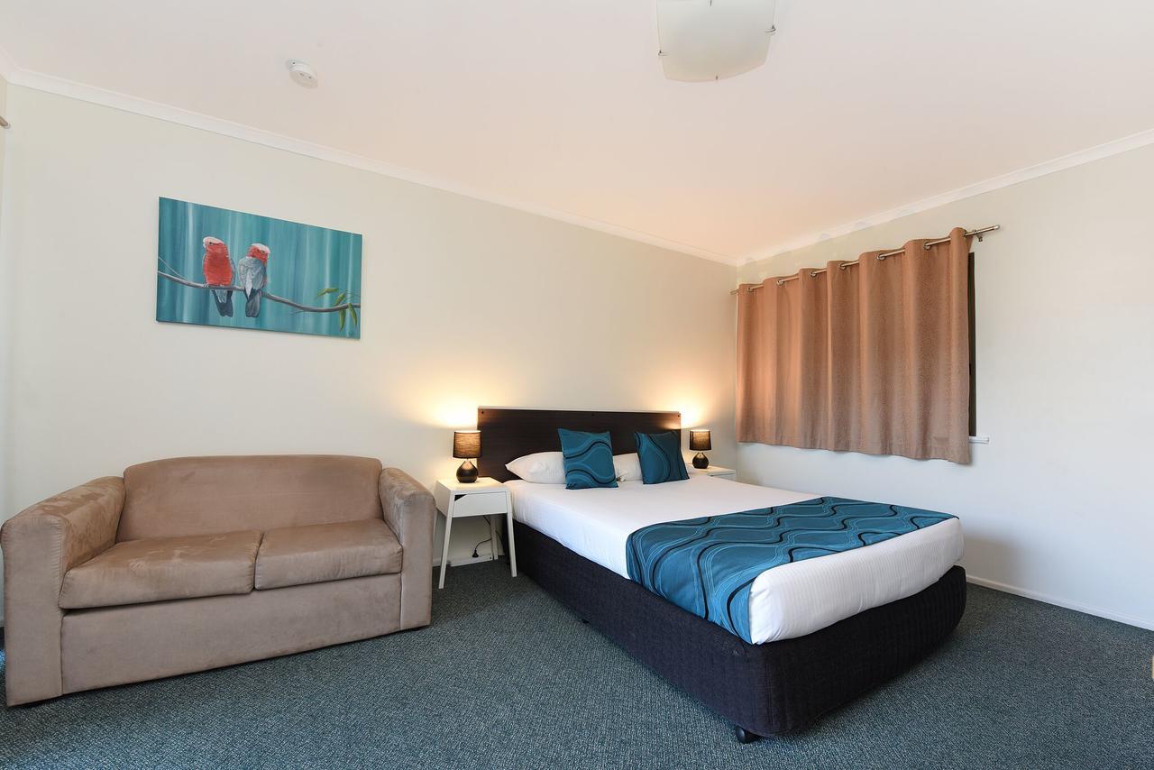 Motel In נמבור מראה חיצוני תמונה