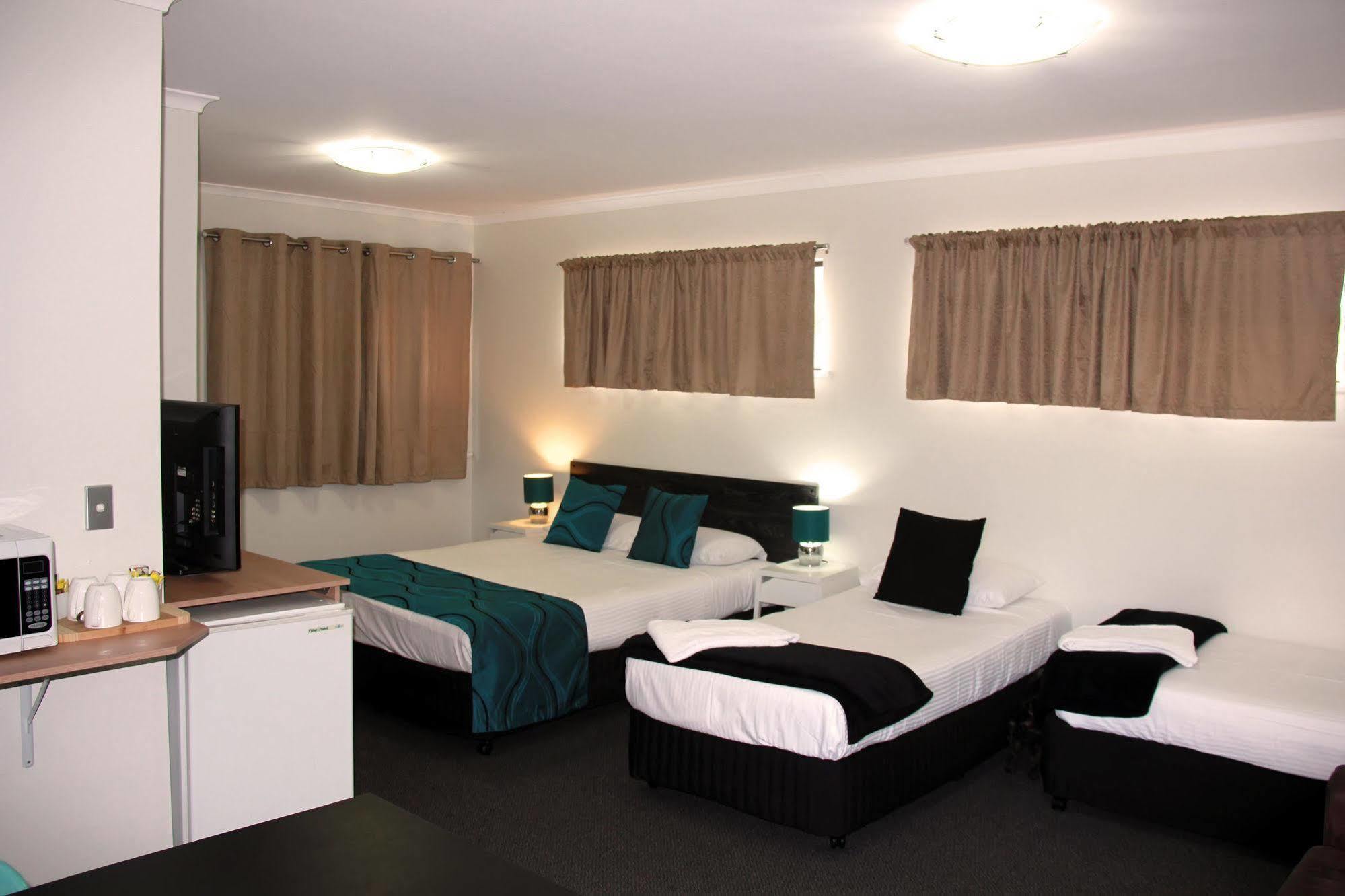 Motel In נמבור מראה חיצוני תמונה