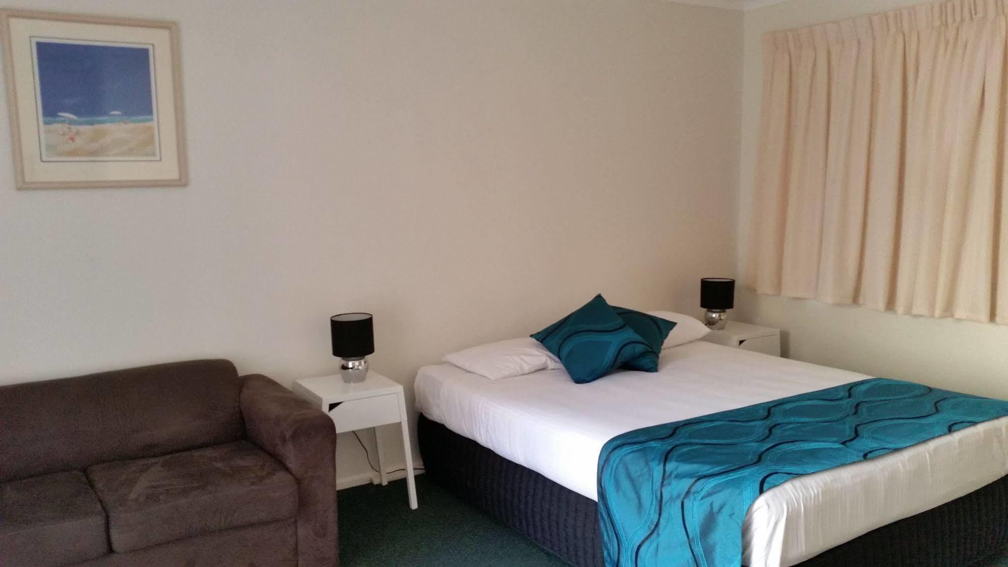 Motel In נמבור מראה חיצוני תמונה