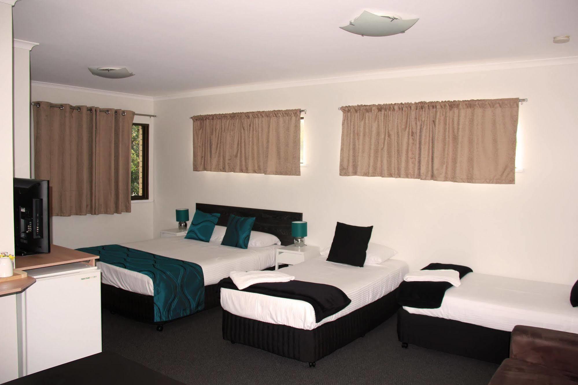 Motel In נמבור מראה חיצוני תמונה