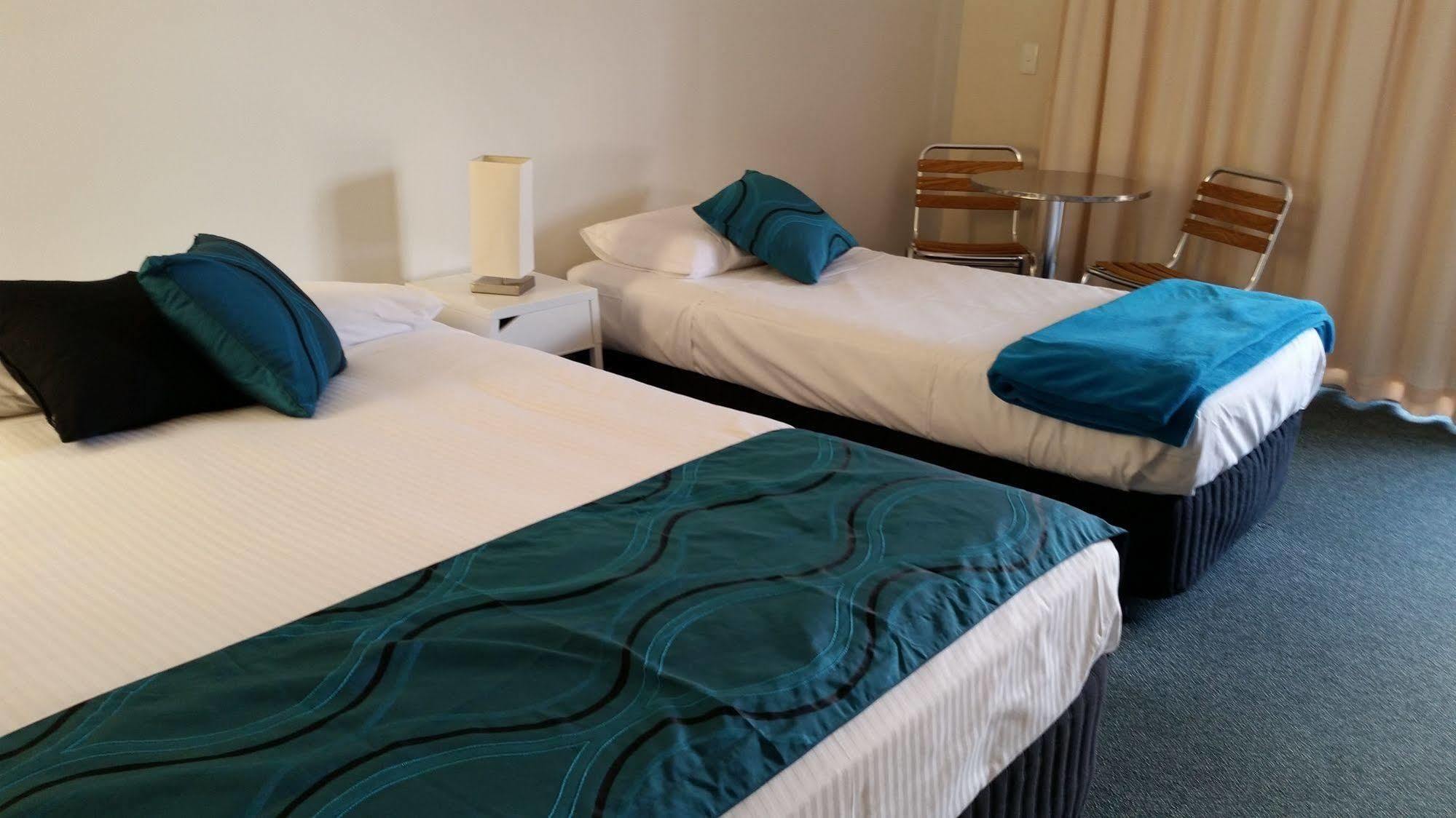 Motel In נמבור מראה חיצוני תמונה