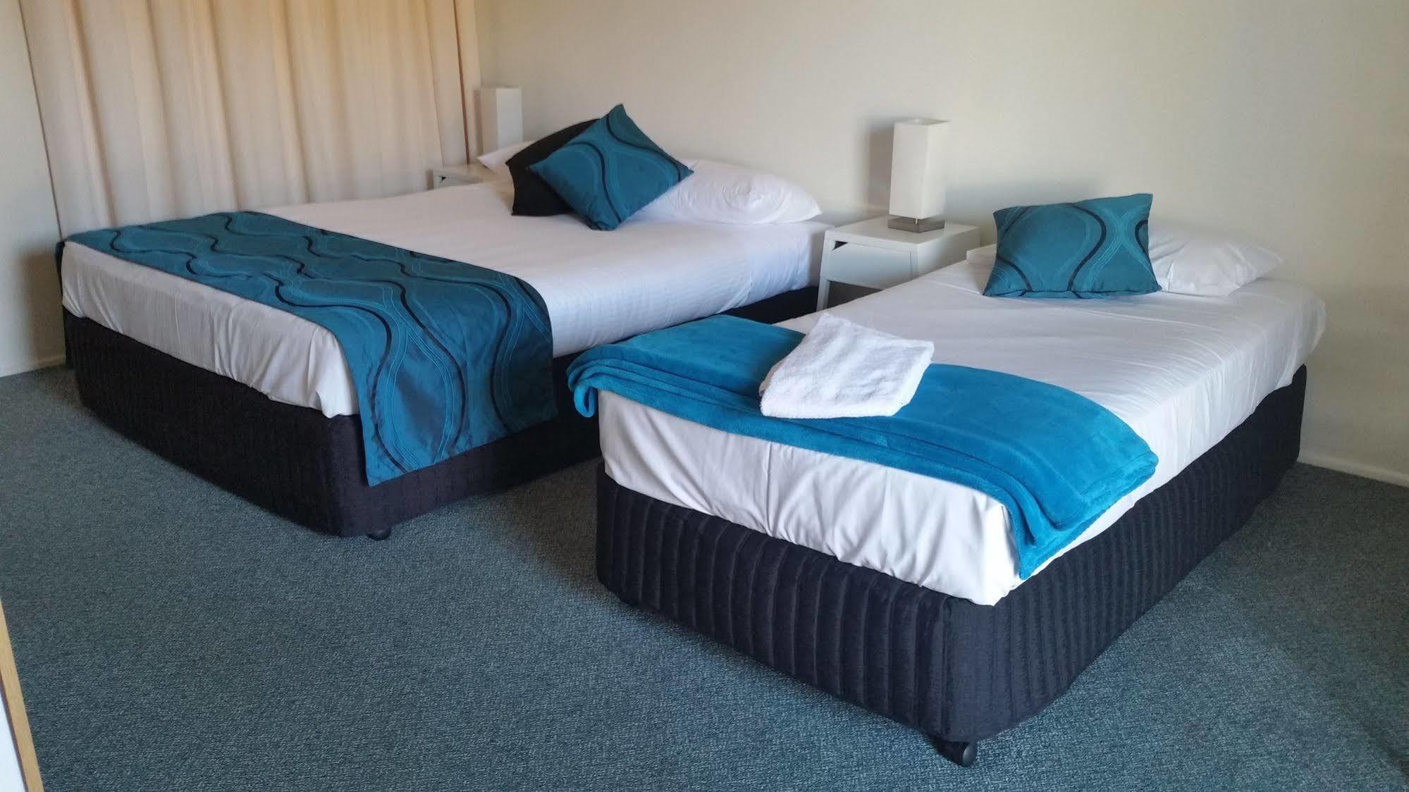 Motel In נמבור מראה חיצוני תמונה